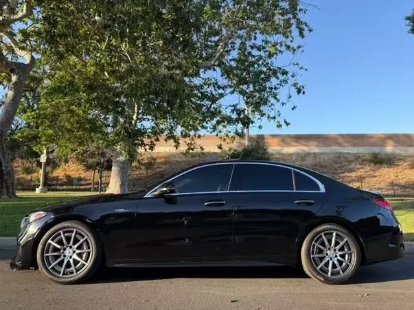 Mercedes-AMG C43 side profile